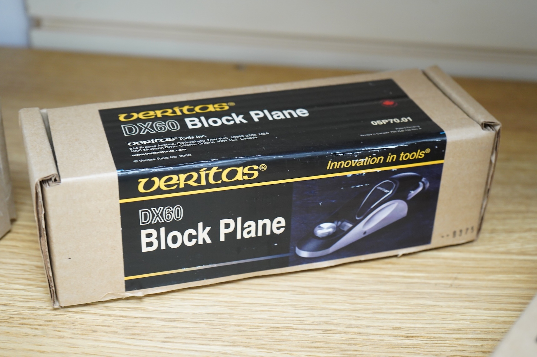 A boxed Veritas DX60 block plane with paperwork